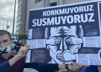 Tutuklu Altı Gazetecinin Yargılanmasına Başlandı