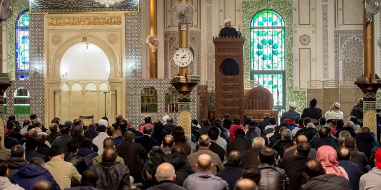 Hollanda’dan Diyanet ile ilgili ‘paralel toplum’ uyarısı