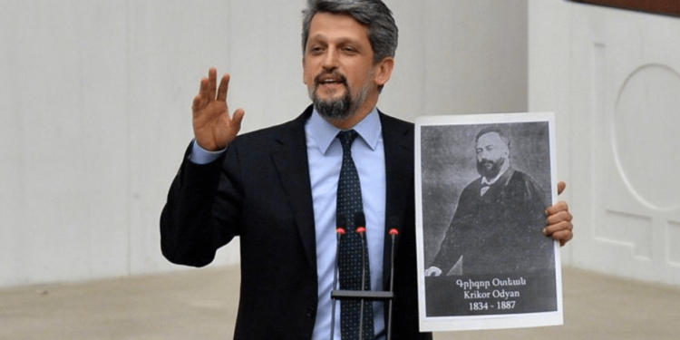 Garo Paylan tarih derslerinden şikayetçi