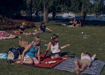 İskandinav ülkeleri vatandaşlarına maske kullanmalarını neden önermiyor?