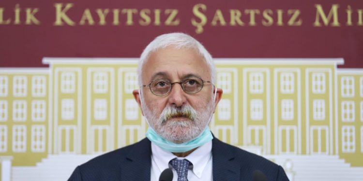 HDP Düşürülen Milletvekillikleri İçin AYM’ye Başvurdu