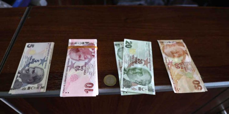 Türkiye’nin döviz rezervi tahta bacaklı