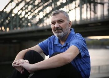 KHK’lıların sembol ismi Haluk Savaş hayatını kaybetti.