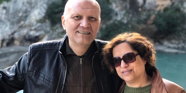 “Eşimi profesör olarak çalıştığı hastanede kelepçeyle dolaştırdılar”