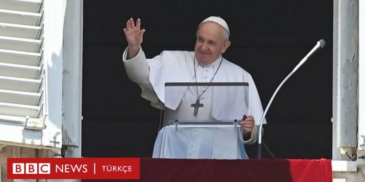 Papa: Ayasofya’yı düşünüyorum ve büyük acı duyuyorum