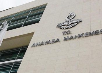 AYM’den KHK’li avukatlar için emsal karar