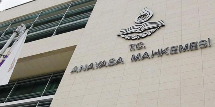 AYM’den KHK’li avukatlar için emsal karar