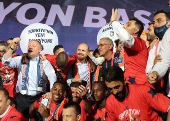 Süper Lig şampiyonu Başakşehir: Bilal Erdoğan sahaya indi