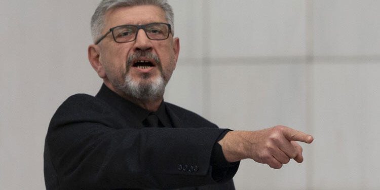 Ayasofya ile işsizliğin, adaletsizliğin üstü örtülmeye çalışılıyor!