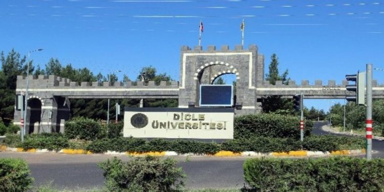 Kürt Dili bölümünde Kürtçe teze yasak