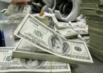 Financial Times: Türkiye her gün 1 milyar dolar satıyor