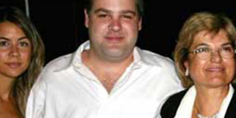 Çiller torunlarını sokağa attı