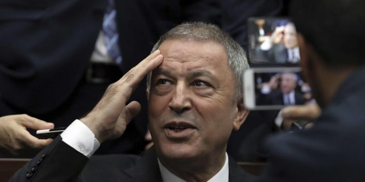 Hulusi Akar: Türkiye F-35 programının alıcısı değil ortağı