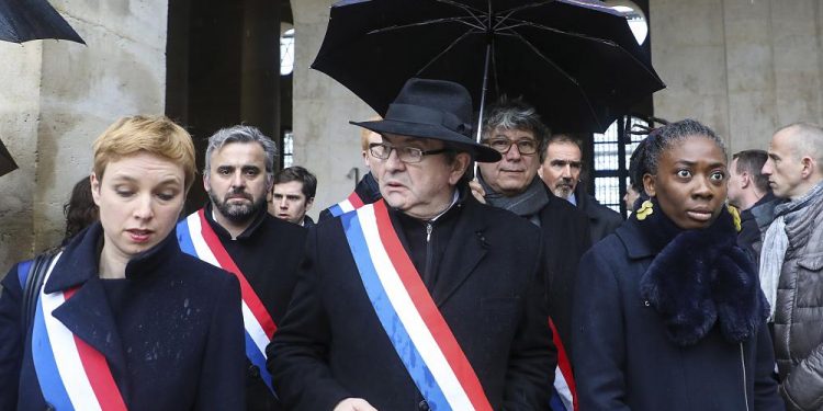 Paris savcısı, Afrika kökenli milletvekilini köle olarak tasvir eden dergi hakkında soruşturma açtı