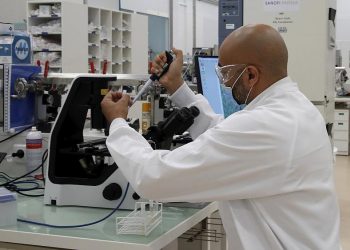 Avrupa Komisyonu, Fransız Sanofi ile anlaştı; 300 milyon doz Covid-19 aşısı alacak