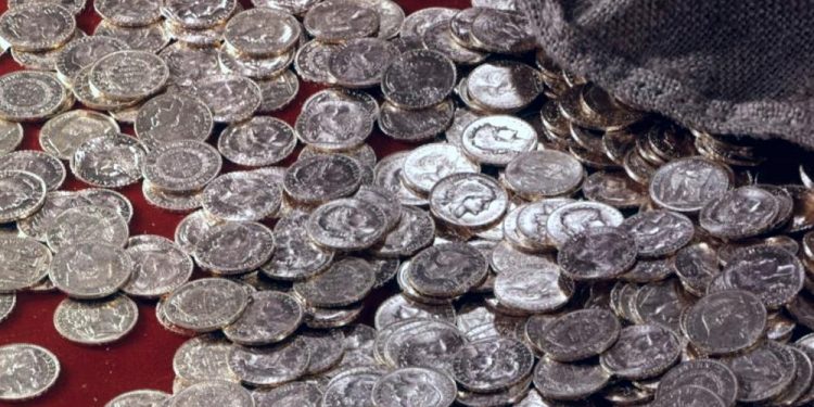 Fiyatı temmuzda en çok artan gümüş, altını geride bıraktı