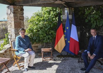 Macron: Rus muhalif lider Navalny’ye tıbbi destek ve siyasi sığınma vermeye hazırız