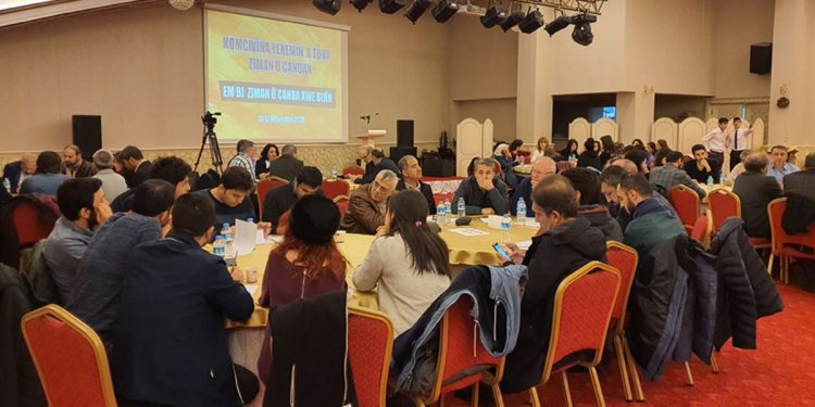 Eğitim ve Gelir Arttıkça Kürtçe Konuşma Azalıyor