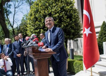 ‘Abdullah Gül’den neden korkuyorlar’ diye sordu Kılıçdaroğlu.. Gelen tepkilere bakılırsa korku sürüyor…