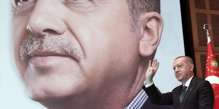 Erdoğan ve AKP’nin oyları erimeye devam ediyor