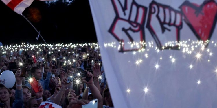 Yektan Türkyılmaz: ‘Belarus, Türkiye gibi otoriter rejimlerin nasıl bir anda çökebileceğini gösteriyor’