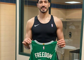 Enes Kanter formasına ‘Freedom’ yazdı, eski takımına acımadı