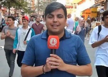İlave TV spikeri Arif Kocabıyık gözaltına alındı