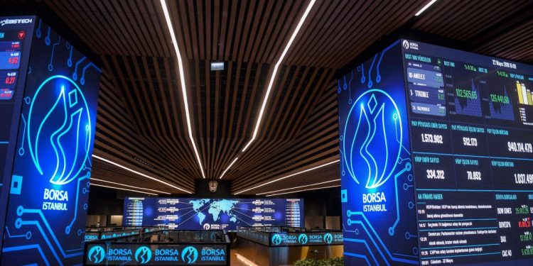 Yabancılar son bir ayda 1.4 milyar doları alıp kaçtı