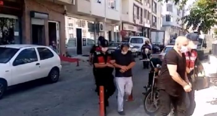 Cami imamı kaçak silah ticaretinden tutuklandı!