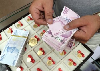 Mahfi Eğilmez: Ekonomi öngörülebilir olmaktan çıktı