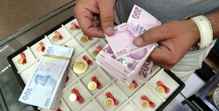 Mahfi Eğilmez: Ekonomi öngörülebilir olmaktan çıktı