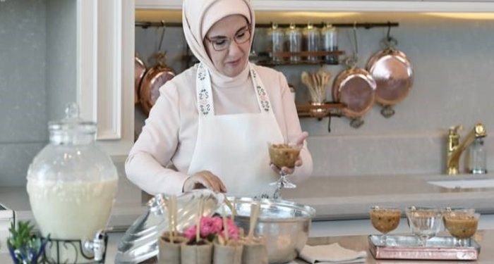 Emine Erdoğan’ın mutfak musluğu 4 asgari ücrete denk geliyor!