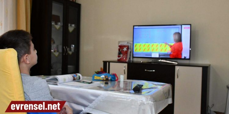 Online eğitim verimsiz geçiyor, yüz yüze eğitim endişe yaratıyor