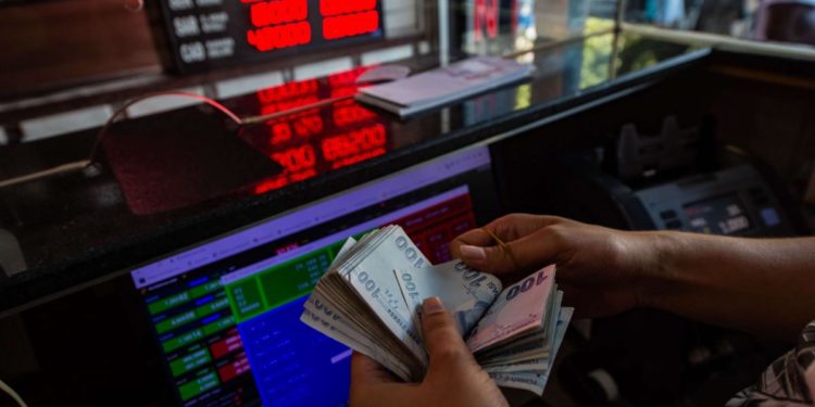 ABD’li uzmandan Türkiye’ye uyarı: ‘Lirada daha fazla değer kaybı olur’