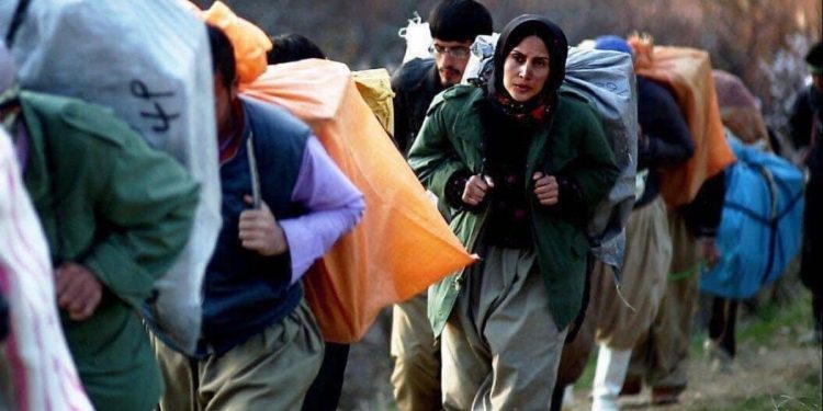 İran ordusu dört Kürt genci daha öldürdü