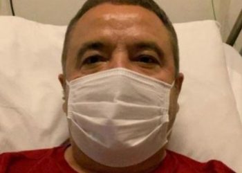 Koronadan yoğun bakıma kaldırılmıştı: Antalya Büyükşehir Belediye Başkanı uyutuldu