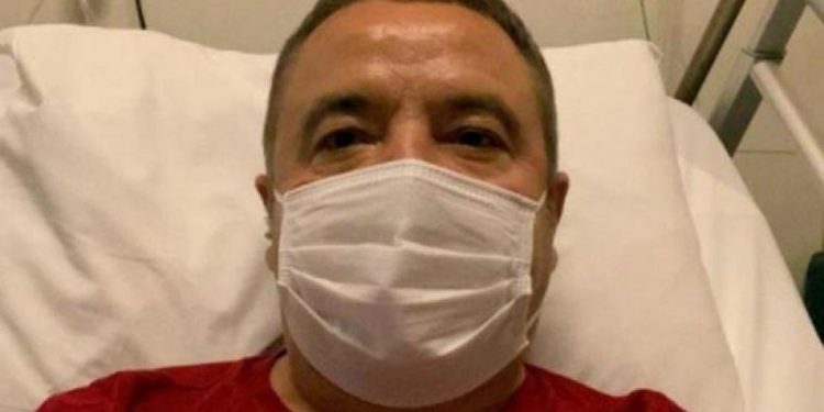 Koronadan yoğun bakıma kaldırılmıştı: Antalya Büyükşehir Belediye Başkanı uyutuldu