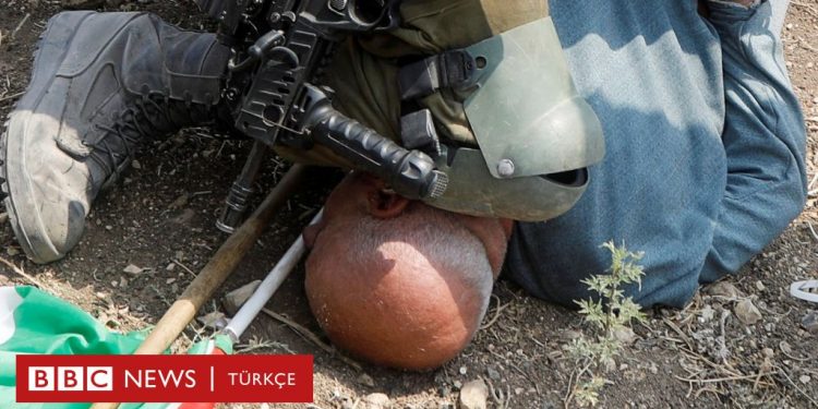 İsrail askerinin diziyle boynuna bastırdığı Filistinli protestocu: ‘Yaşlıyız diye saldırmazlar dedik’