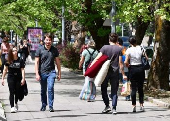 Gençler mutsuz: Yüzde 76’sı yurt dışında yaşamak istiyor