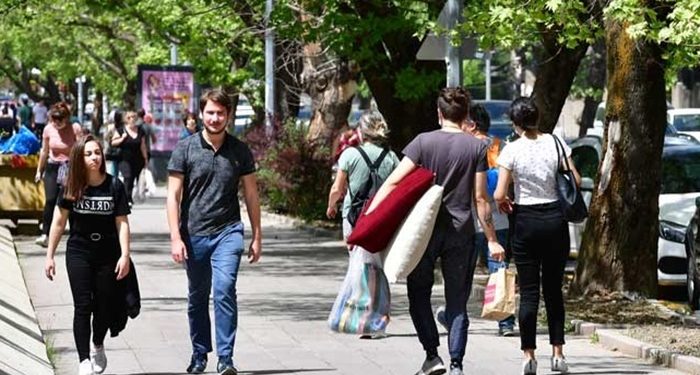 Gençler mutsuz: Yüzde 76’sı yurt dışında yaşamak istiyor