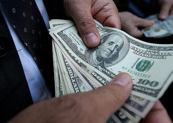 7.44 ile dolar yeni rekorunu kırdı