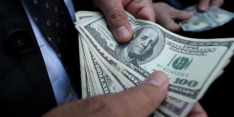 7.44 ile dolar yeni rekorunu kırdı