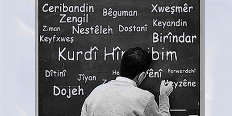 ‘Kürtçe şarkı söylememem için tehdit edildim’