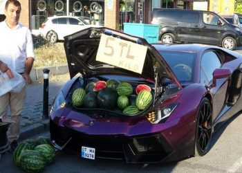 5 milyon liralık Lamborghini’den 5 liraya karpuz sattı