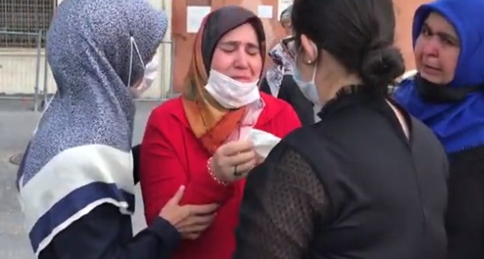 Melek Çetinkaya ağlayarak tahliye oldu