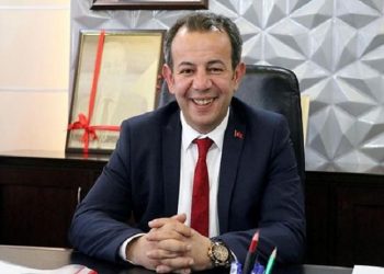 Bolu Belediye Başkanı Özcan’ın koronadan ölen yaşlılar için sarf ettiği sözler tepki çekti