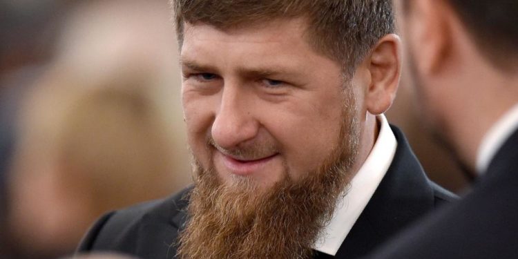 Çeçen lider Kadirov: Macron’un açıklamaları gençleri teröre yöneltiyor