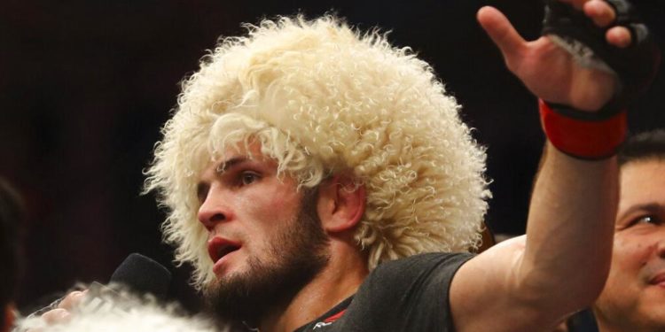 UFC hafifsiklet şampiyonu Khabib Nurmagomedov unvanını korudu, kariyerini noktaladı