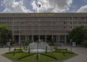 Kobani eylemleri: Ayhan Bilgen tutuklandı, Kars valisi kayyım olarak atandı