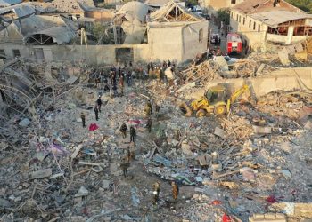 Azerbeycan: Ermenistan Gence’yi bombaladı, en az 12 sivil öldü